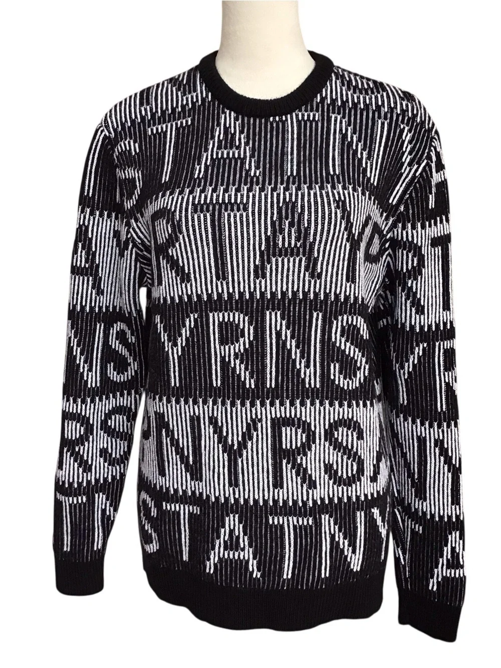 Zara Men’s Stylish Black and Gray Graphic Sweater NEW